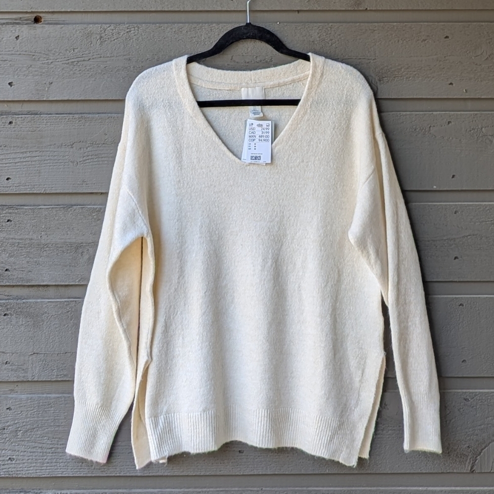 NWT H&M Boyfriend Loose Fit V Neck Knit Sweater Size Medium Creamy Oatmeal Beige